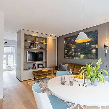 Bold City Apartment *